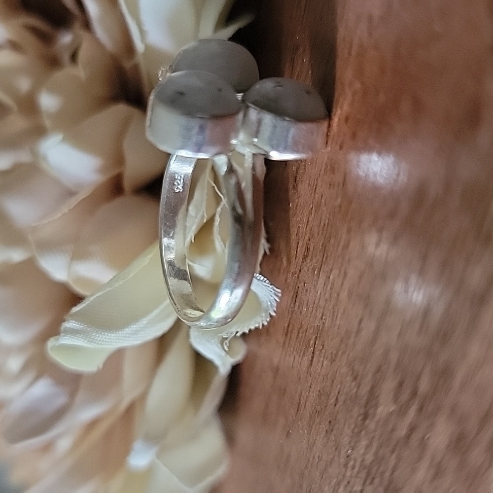 Triple Stone Moonstone Ring Size 9 - image 6